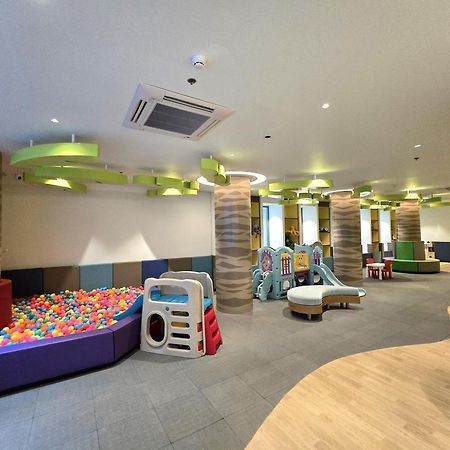 Oceanfront Beach Resort - Sha Extra Plus Patong Exteriör bild The Children's Hospital at the Royal Marsden
