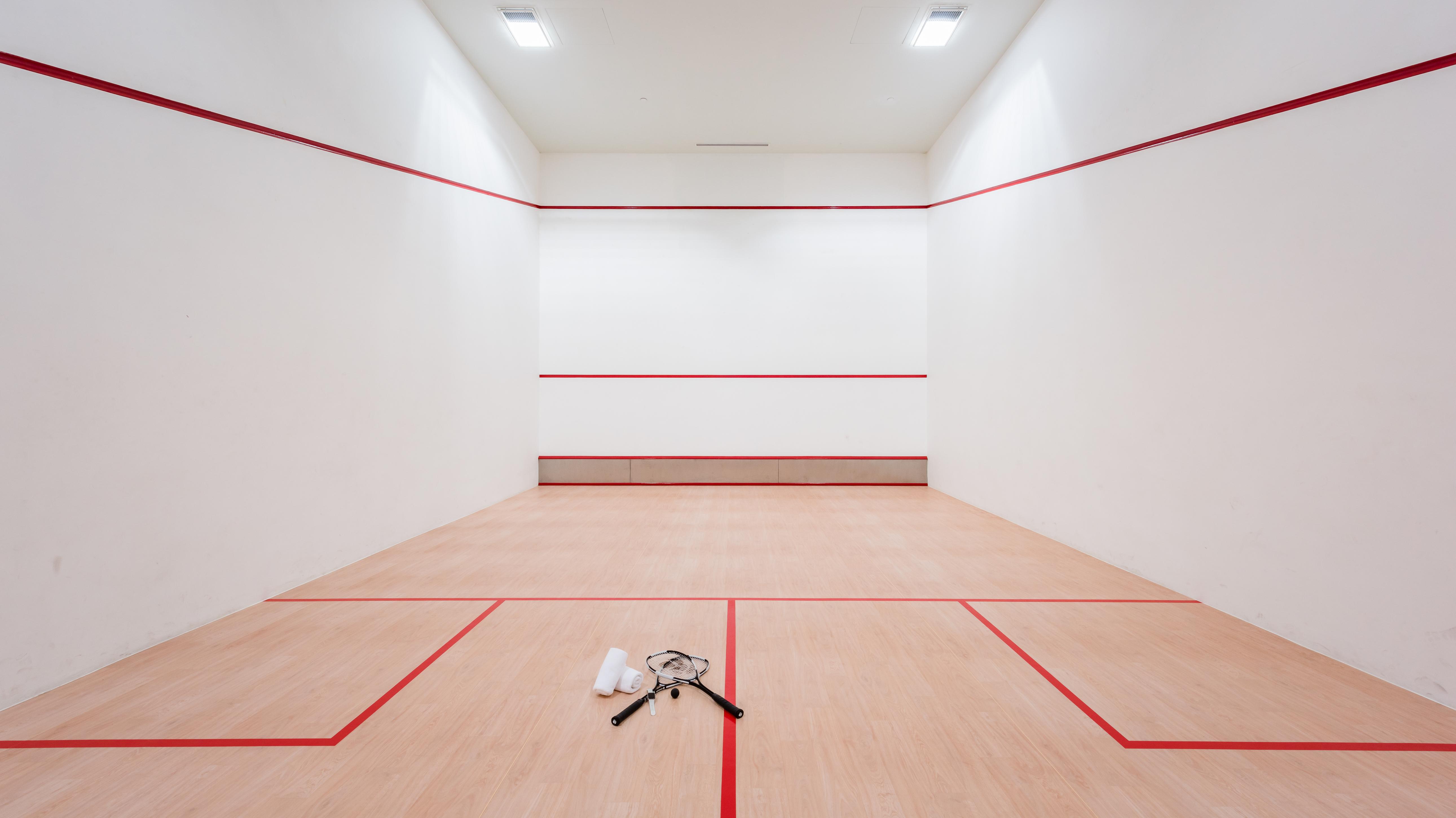 Oceanfront Beach Resort - Sha Extra Plus Patong Exteriör bild Squash court
