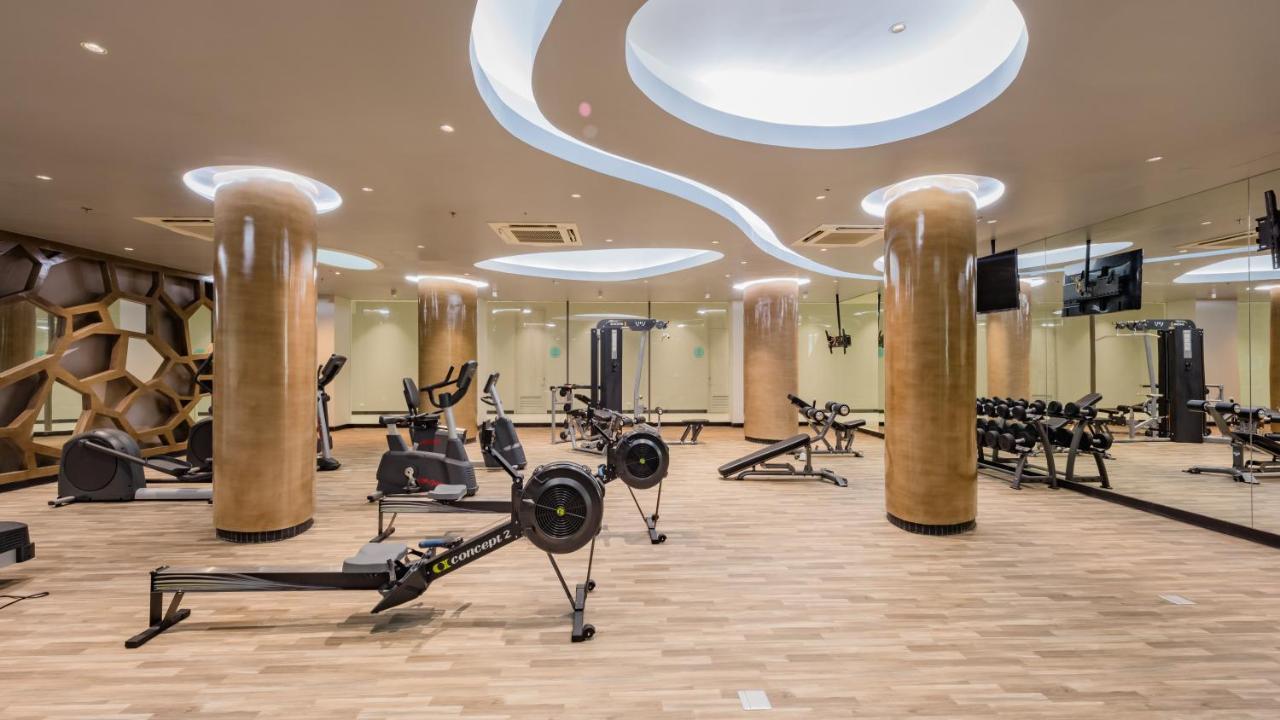 Oceanfront Beach Resort - Sha Extra Plus Patong Exteriör bild The gym at the hotel